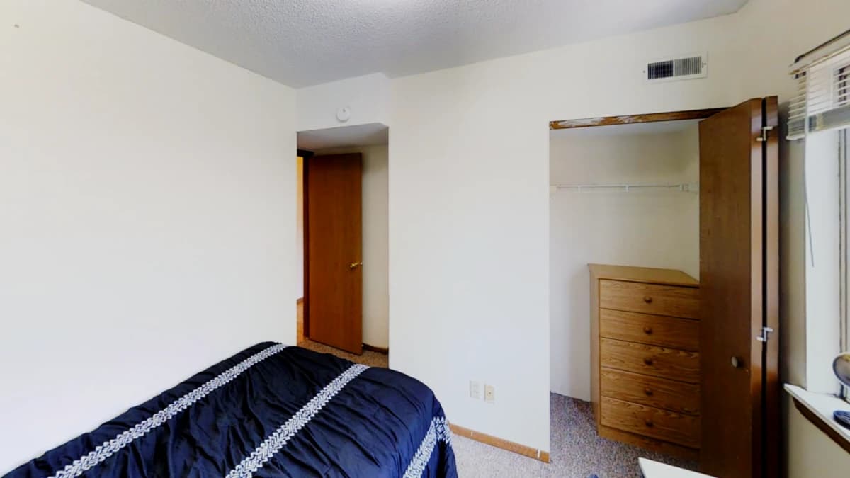 4Bedrooms, 2Bathrooms