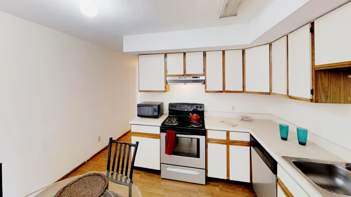 4Bedrooms, 2Bathrooms