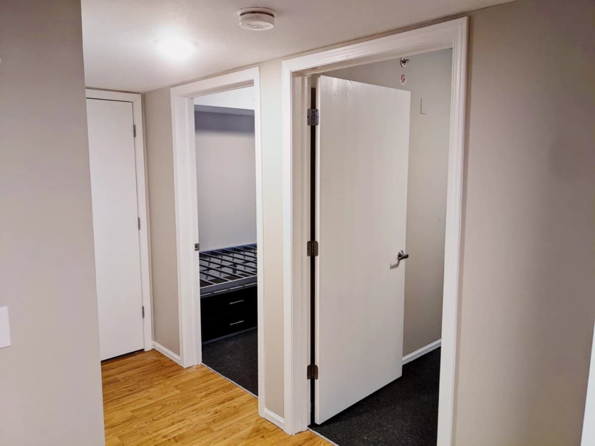2Bedrooms, 1Bathrooms