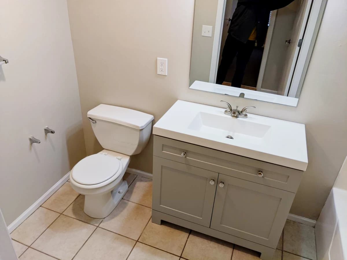 2Bedrooms, 1Bathrooms