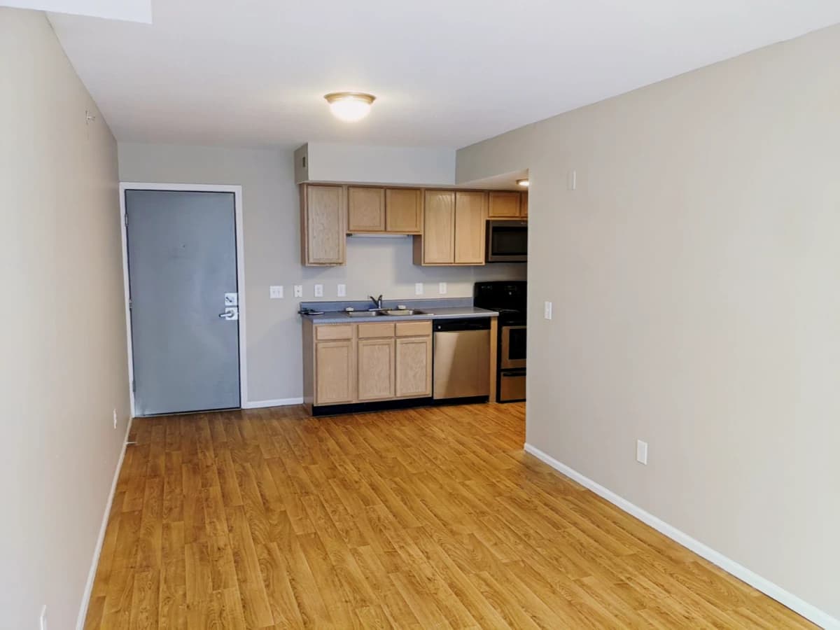 2Bedrooms, 1Bathrooms