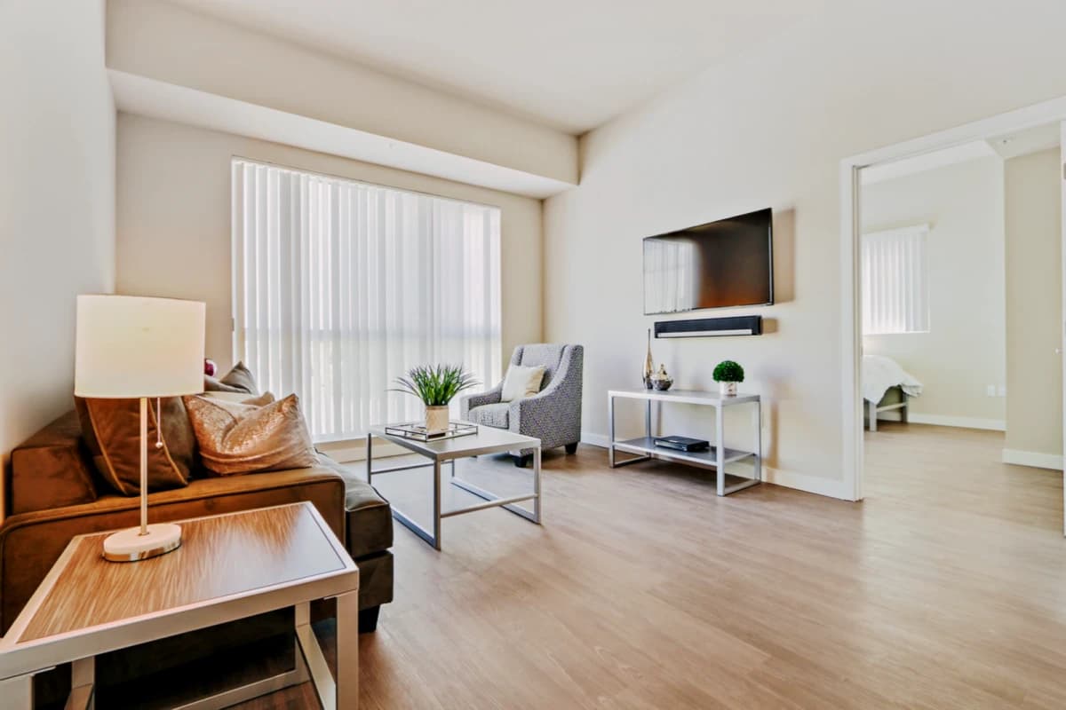 USC Student Housing: Heritage 1275 image