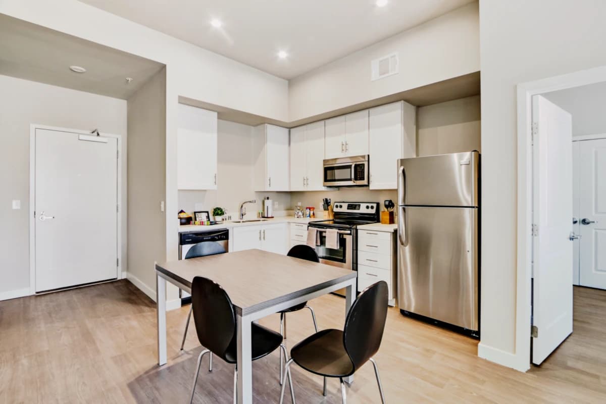 USC Student Housing: Heritage 1275 image