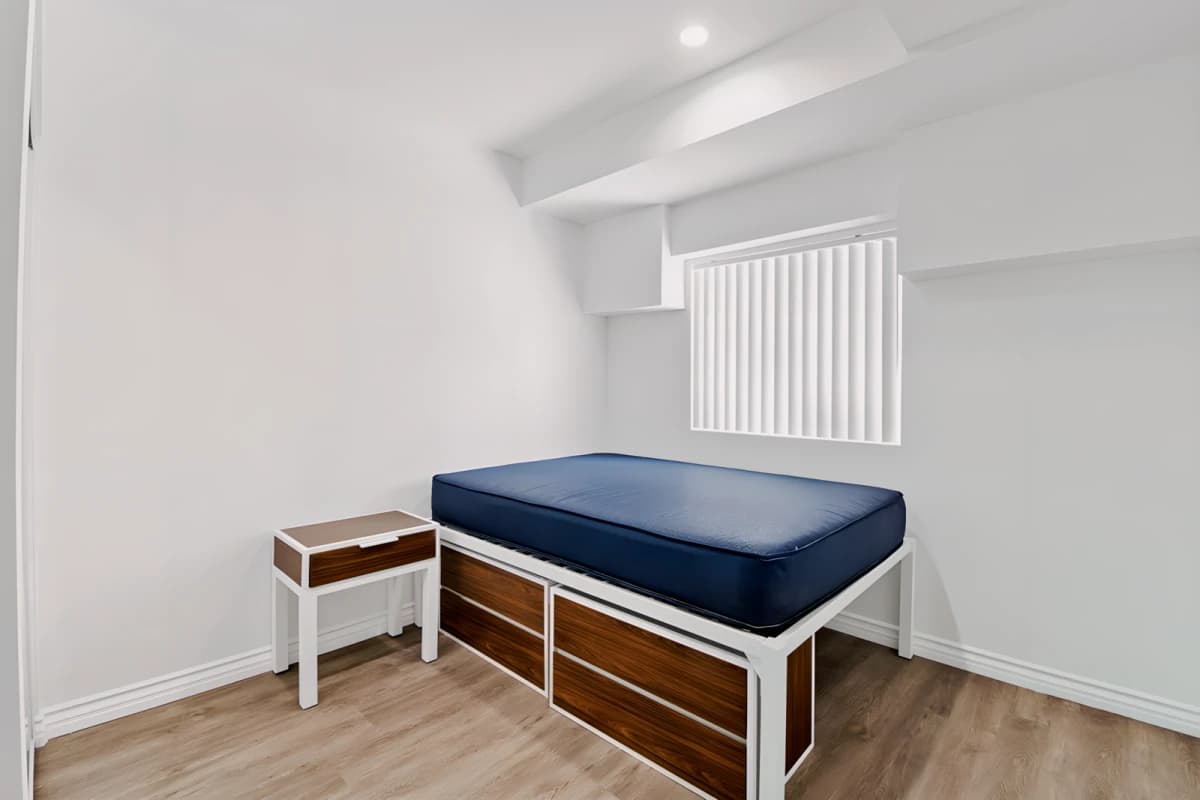 2353 PORTLAND image