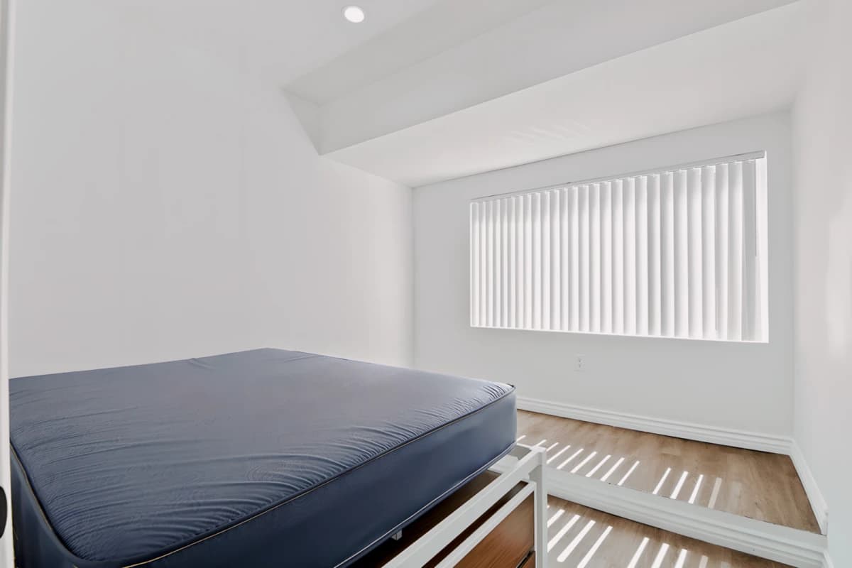 2353 PORTLAND image