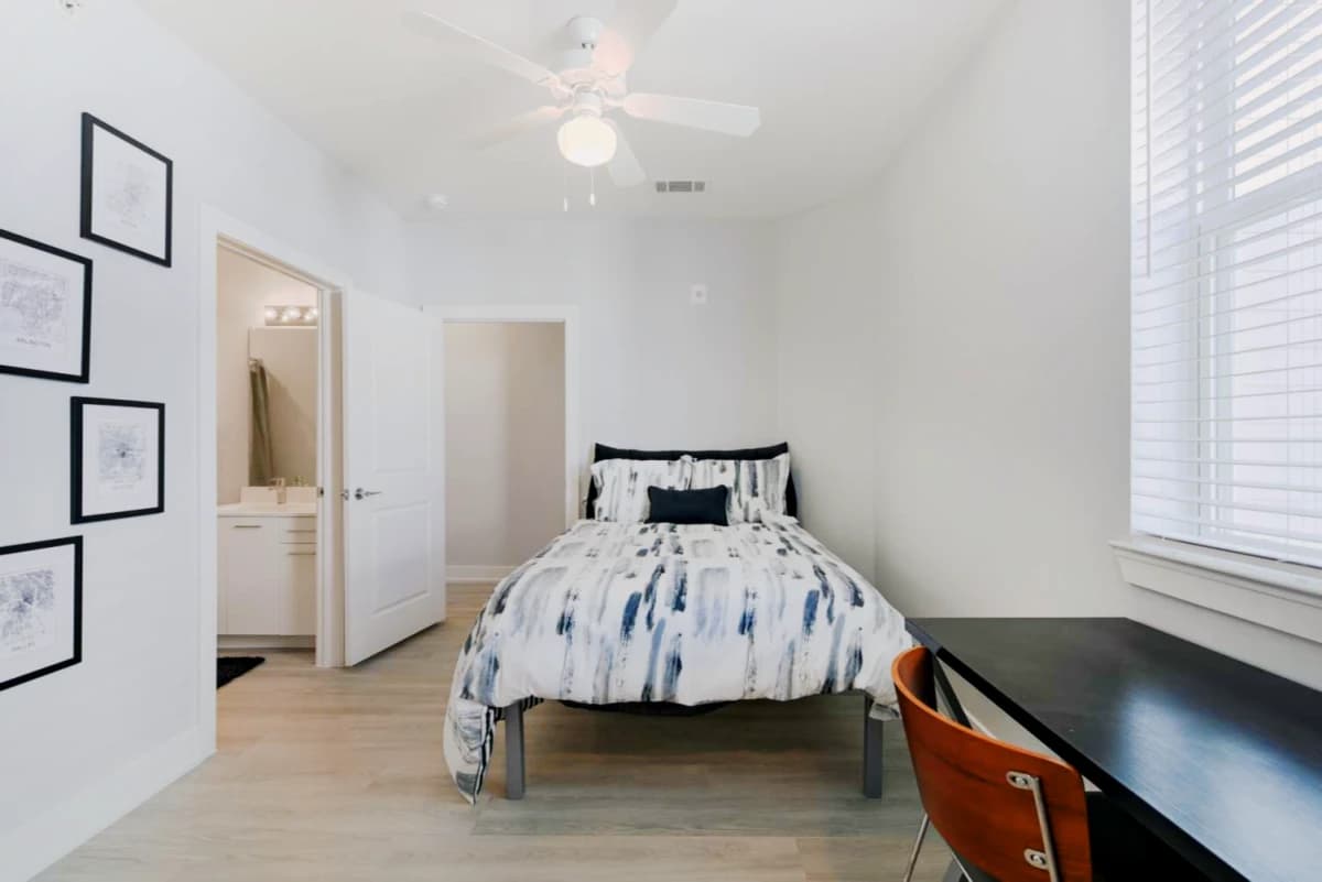 4 Bedroom / 4 Bathroom Corner