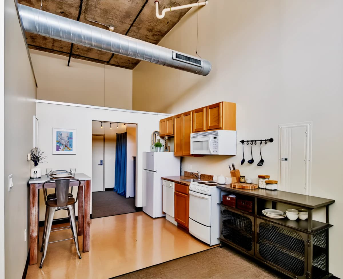 3 Bed 2 Bath 3b