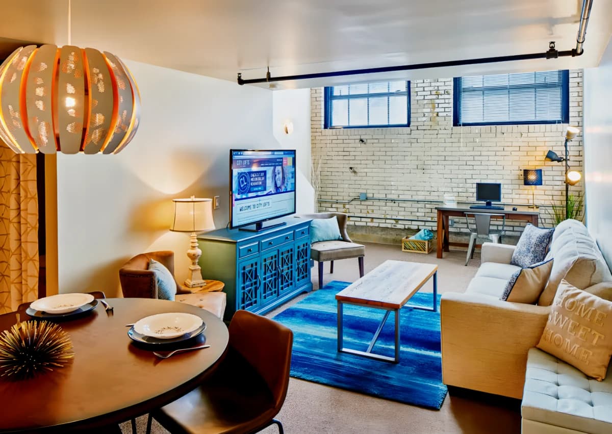 3 Bed 2 Bath 3b