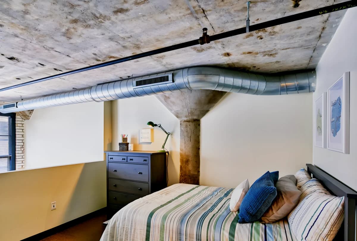 3 Bed 2 Bath 3b