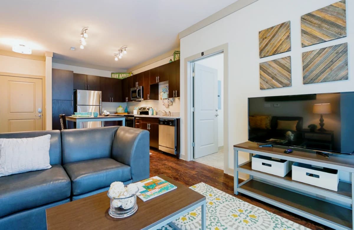 4 Bed 4 Bath  D1