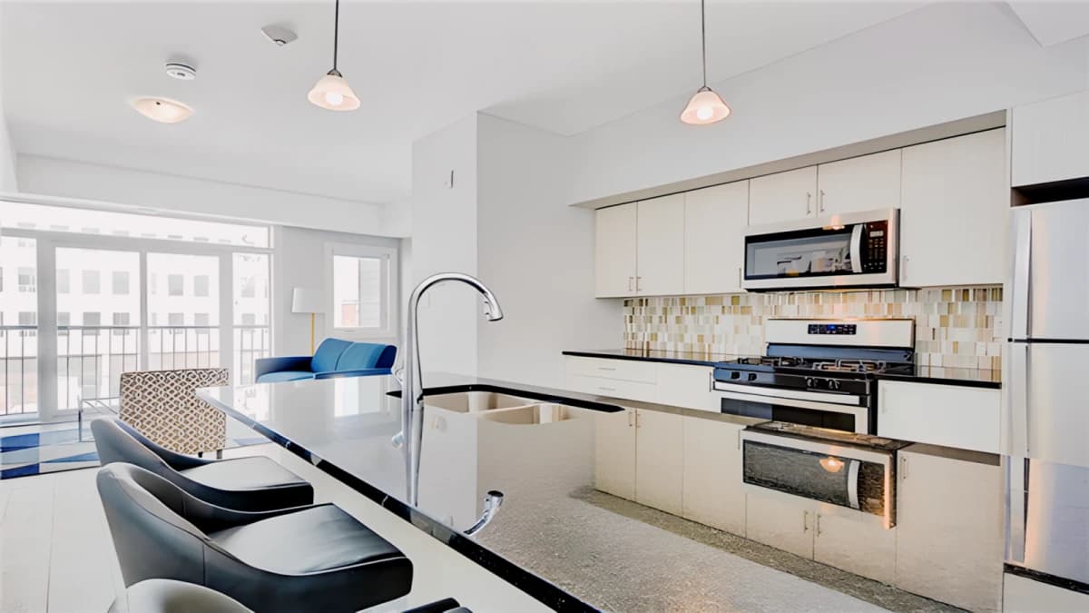 18 McArthur image