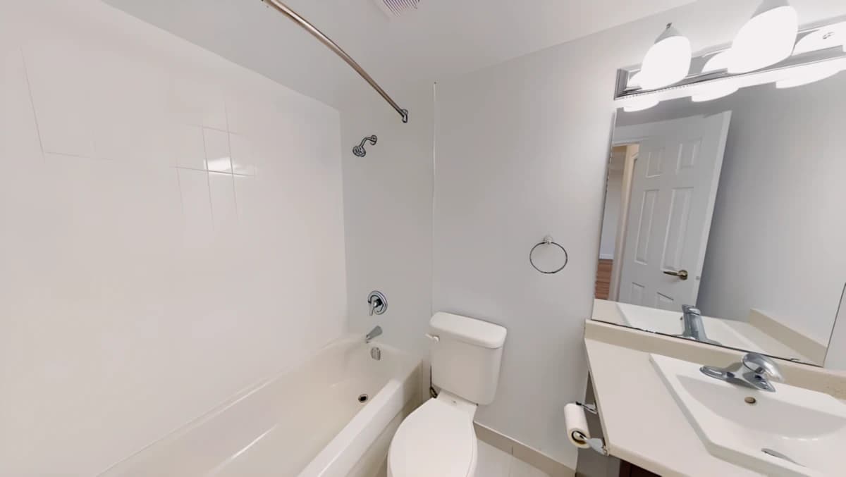 158 Ontario image 3