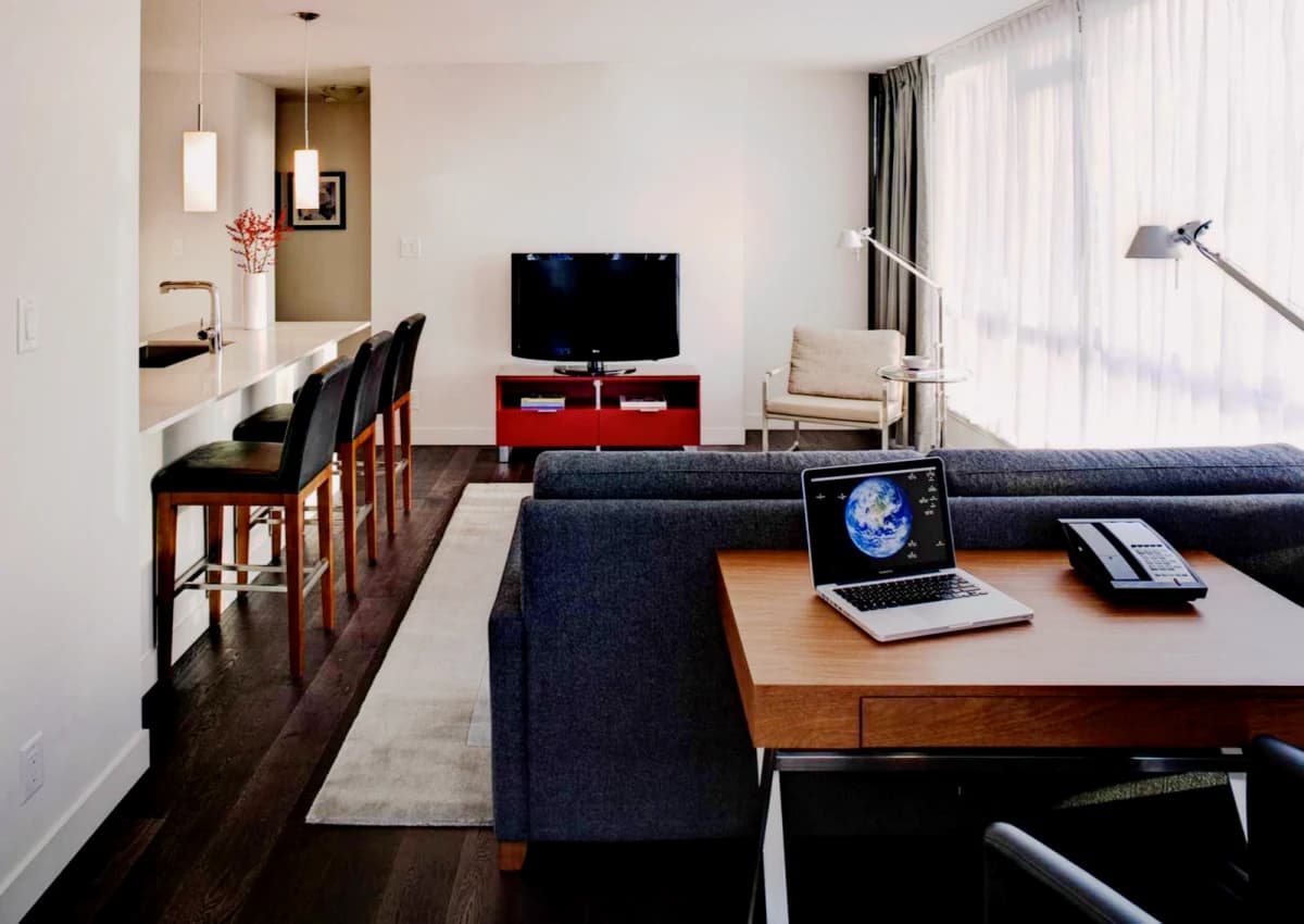 Level Hotels & Furnished Suites – Seymour image