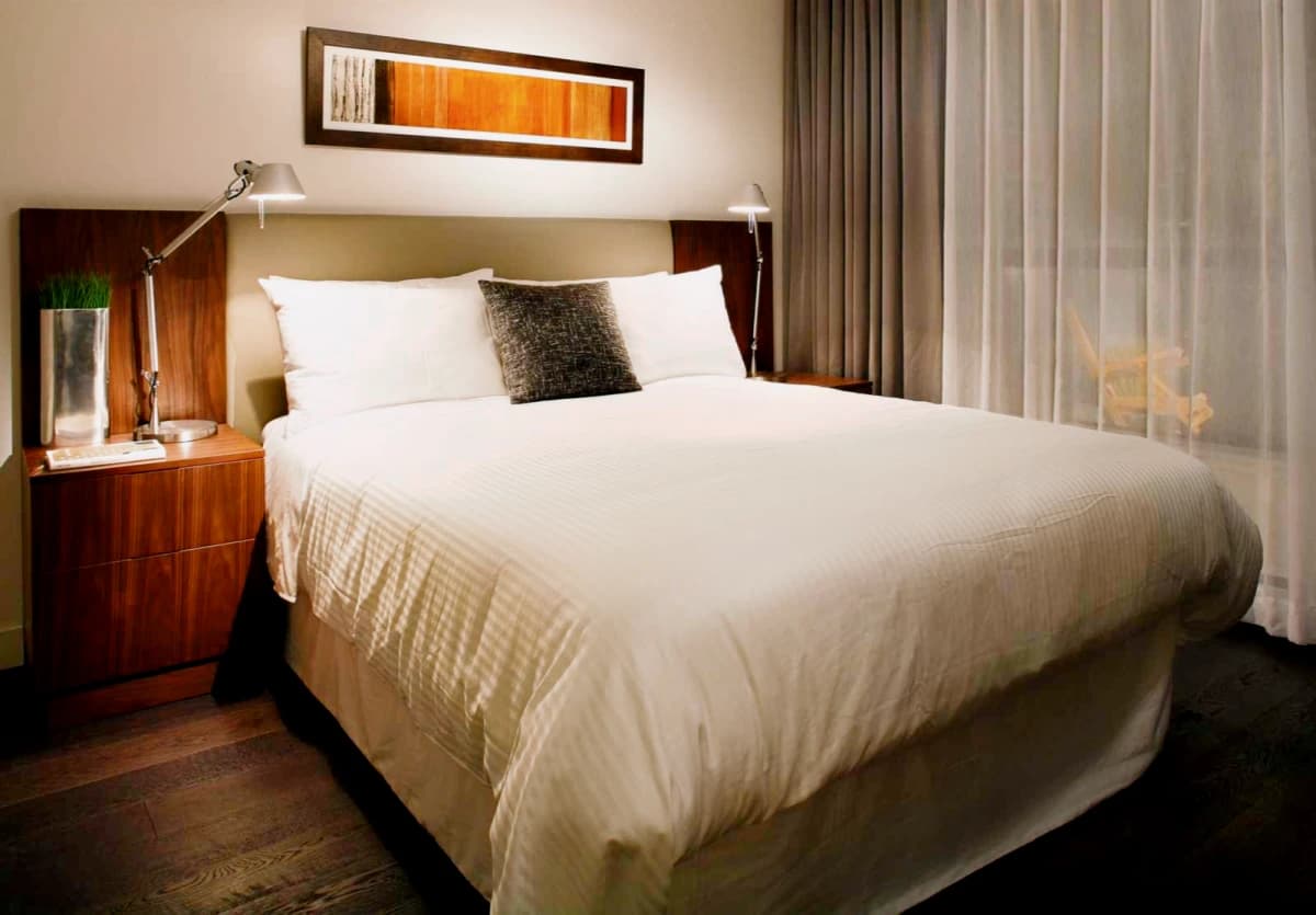 Level Hotels & Furnished Suites – Seymour image