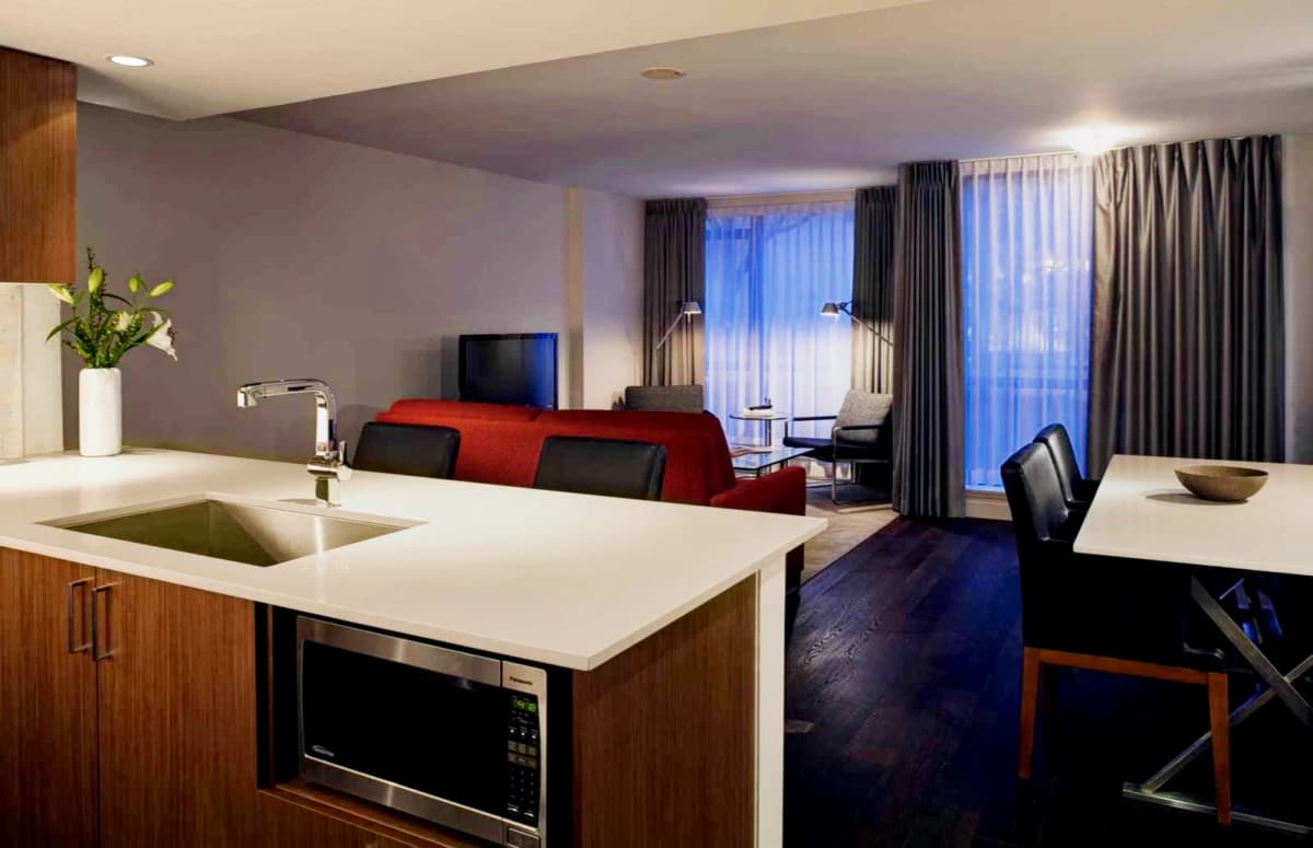 Level Hotels & Furnished Suites – Seymour image