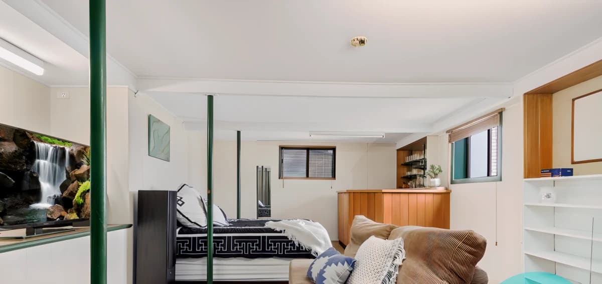 Shared Place·5B2B···18 Florida Avenue, Lambton image 3