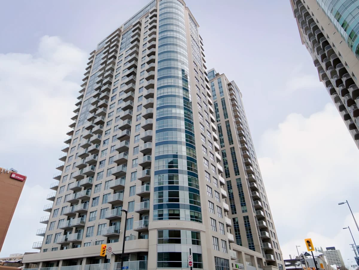 242 Rideau St image 2