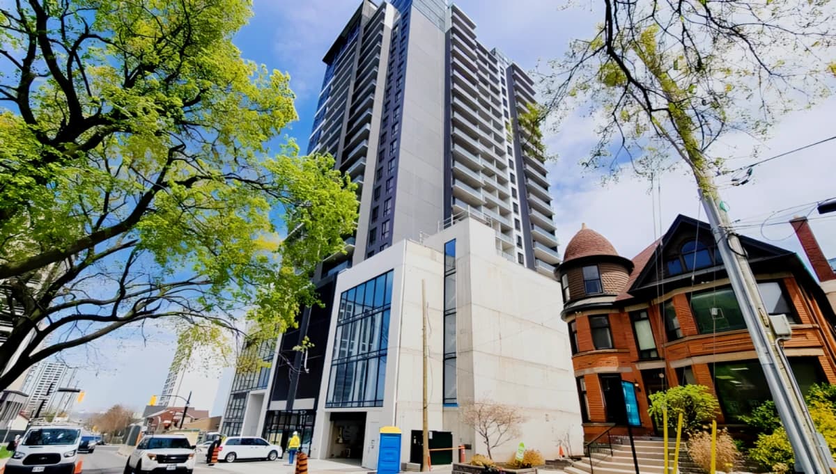 Platinum Condos image 3