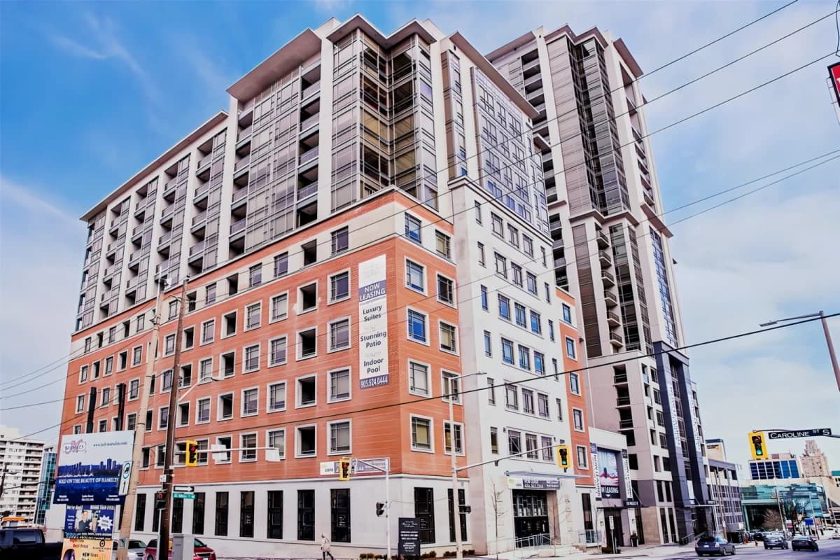 Regency Suites(150 main street)