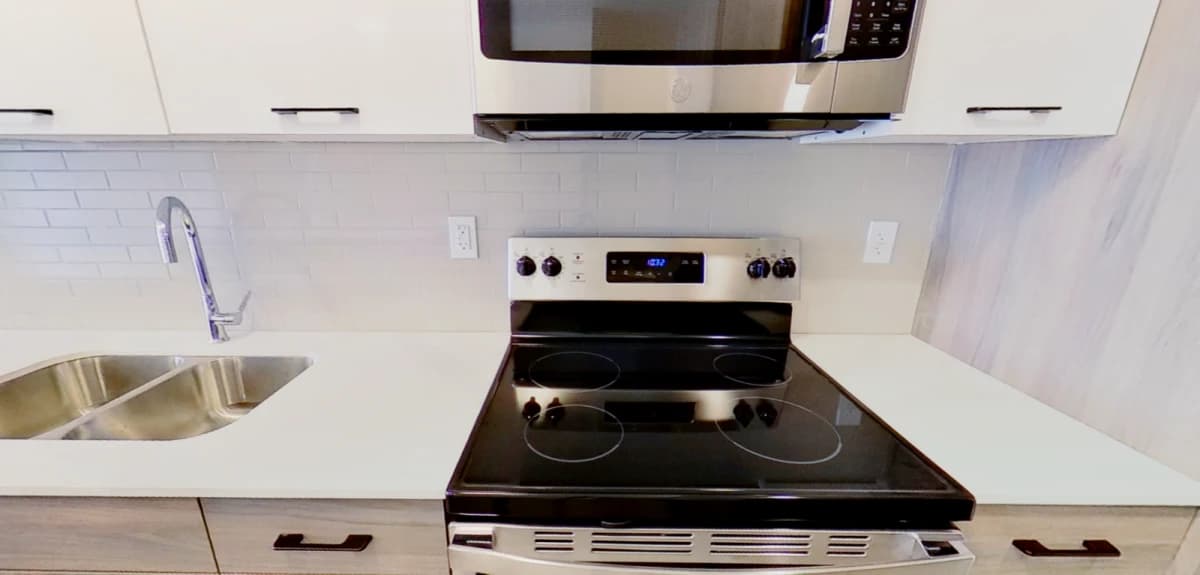 Entire Place·1B1B···49 Walnut St S