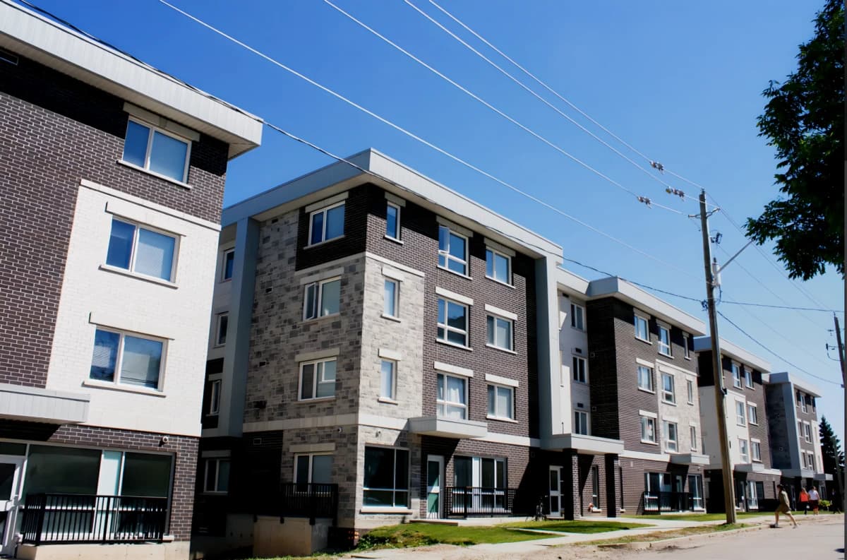 275 Larch Street image 4