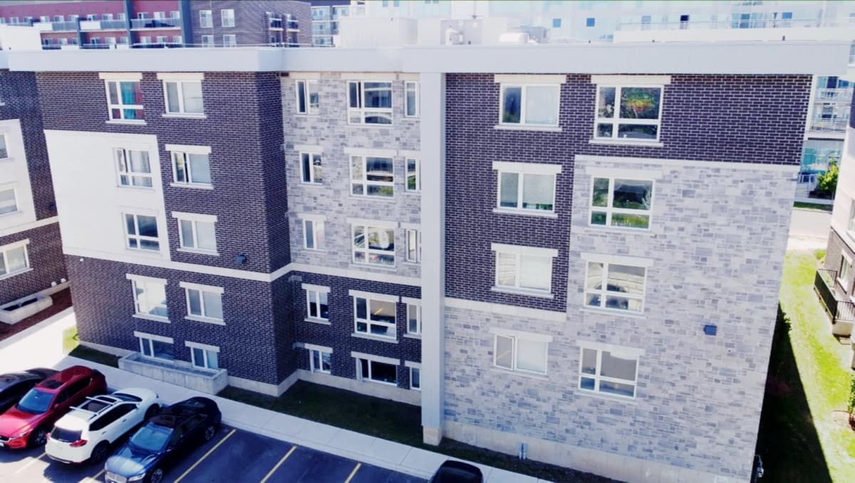 275 Larch Street image 3
