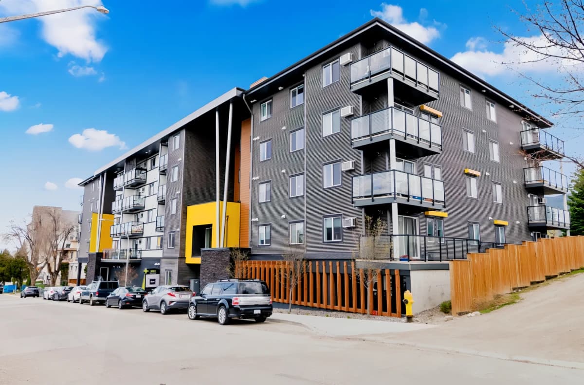 Summitview Heights Apartments image 4