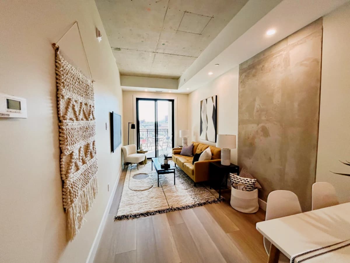 165 James Street S image