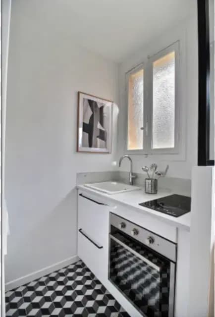 Bright and modern studio near the Saint-Georges metro