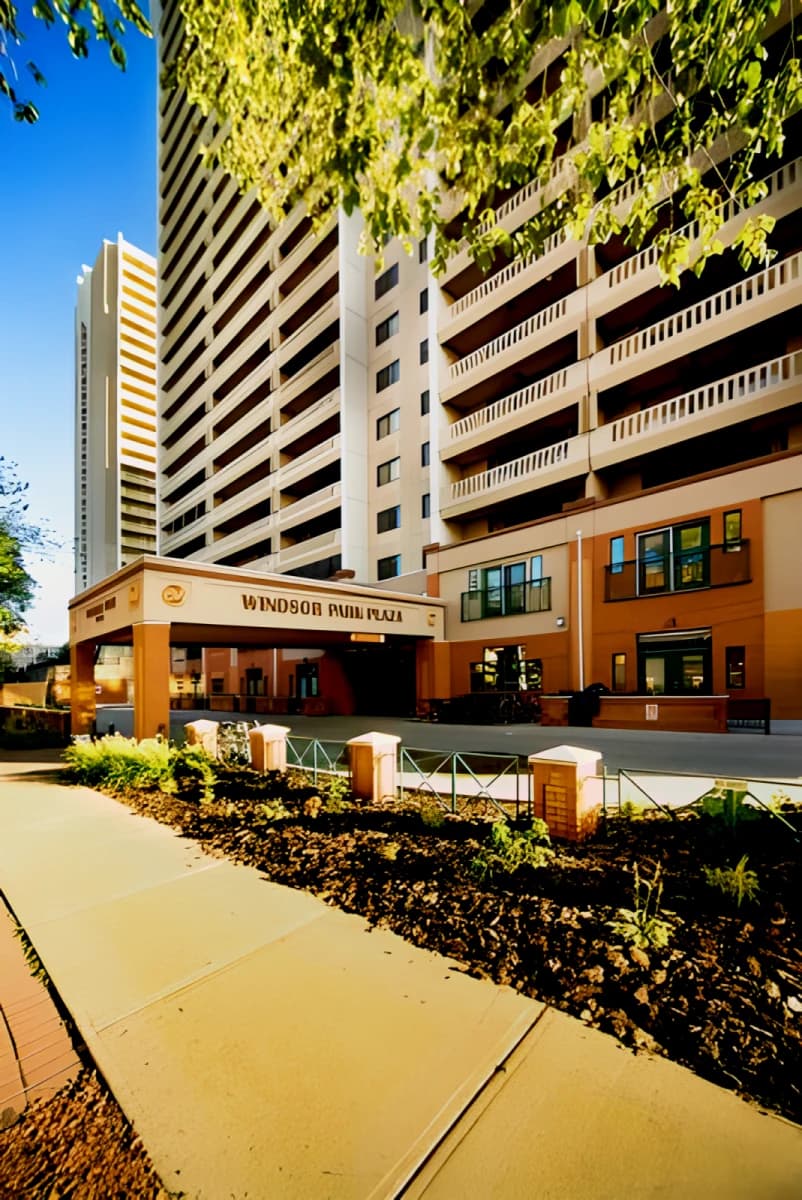 Windsor Park Plaza