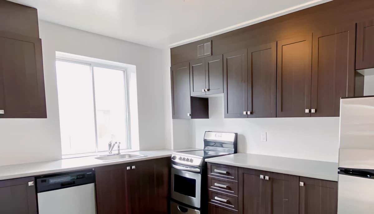 255 Stewart image 3