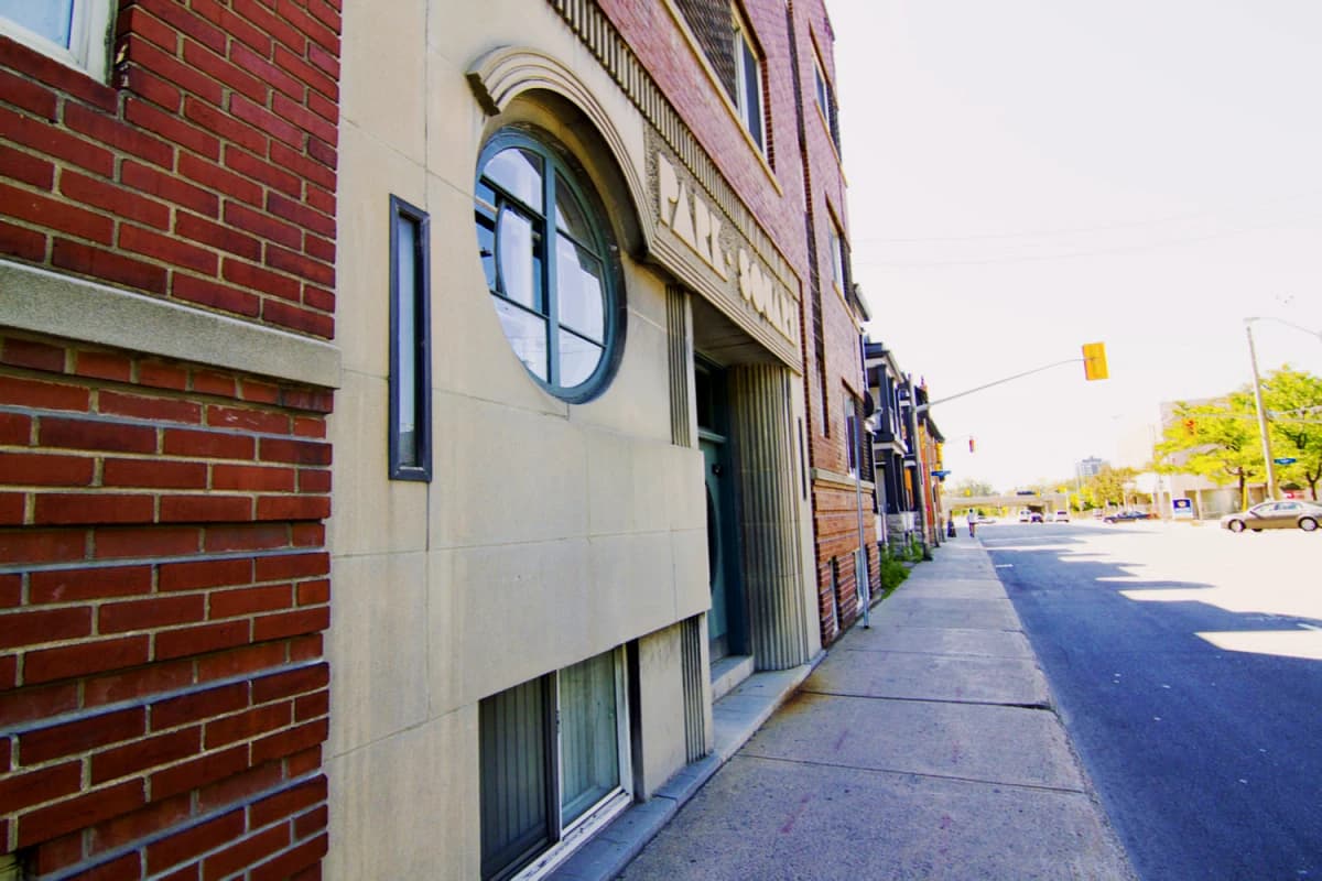 425 Elgin