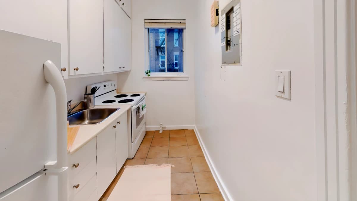 425 Elgin image