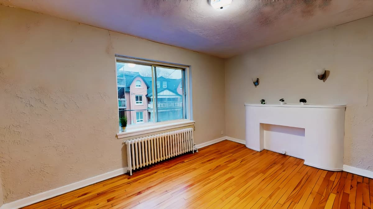425 Elgin image 5