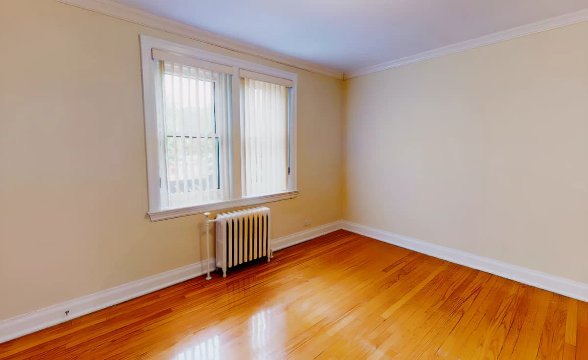 235 Charlotte image