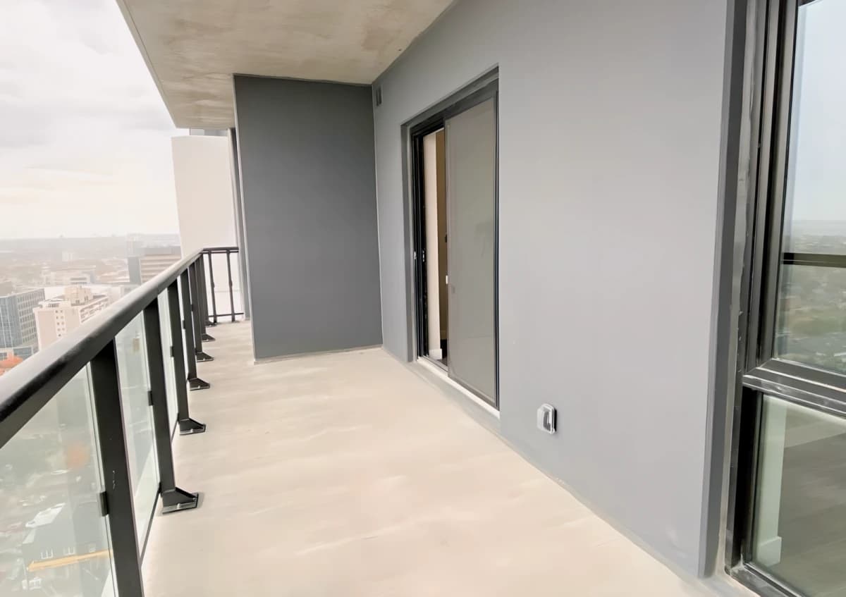 Entire Place·1B1B···15 Queen St S image 3