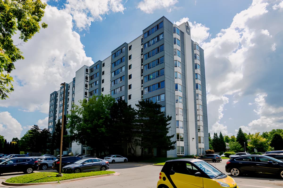 500 & 560 Proudfoot Lane image 2