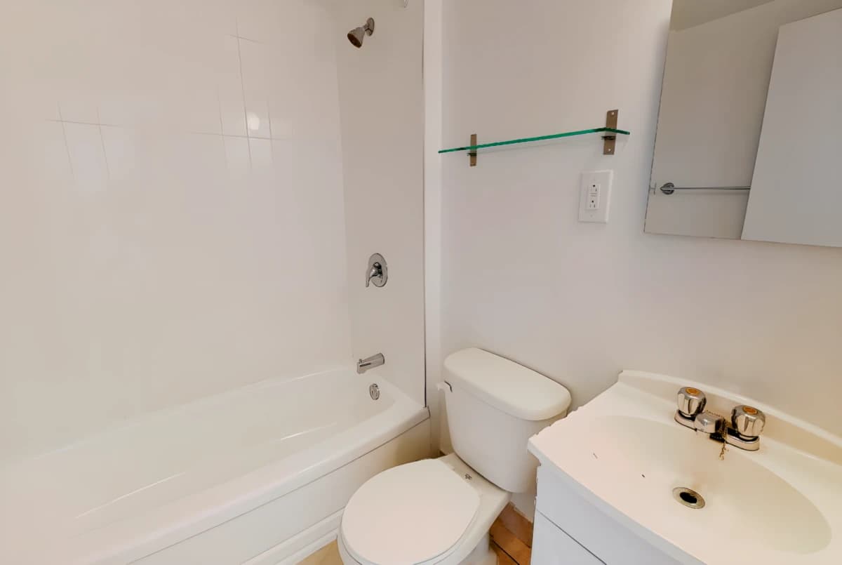 235 Sherbrooke image