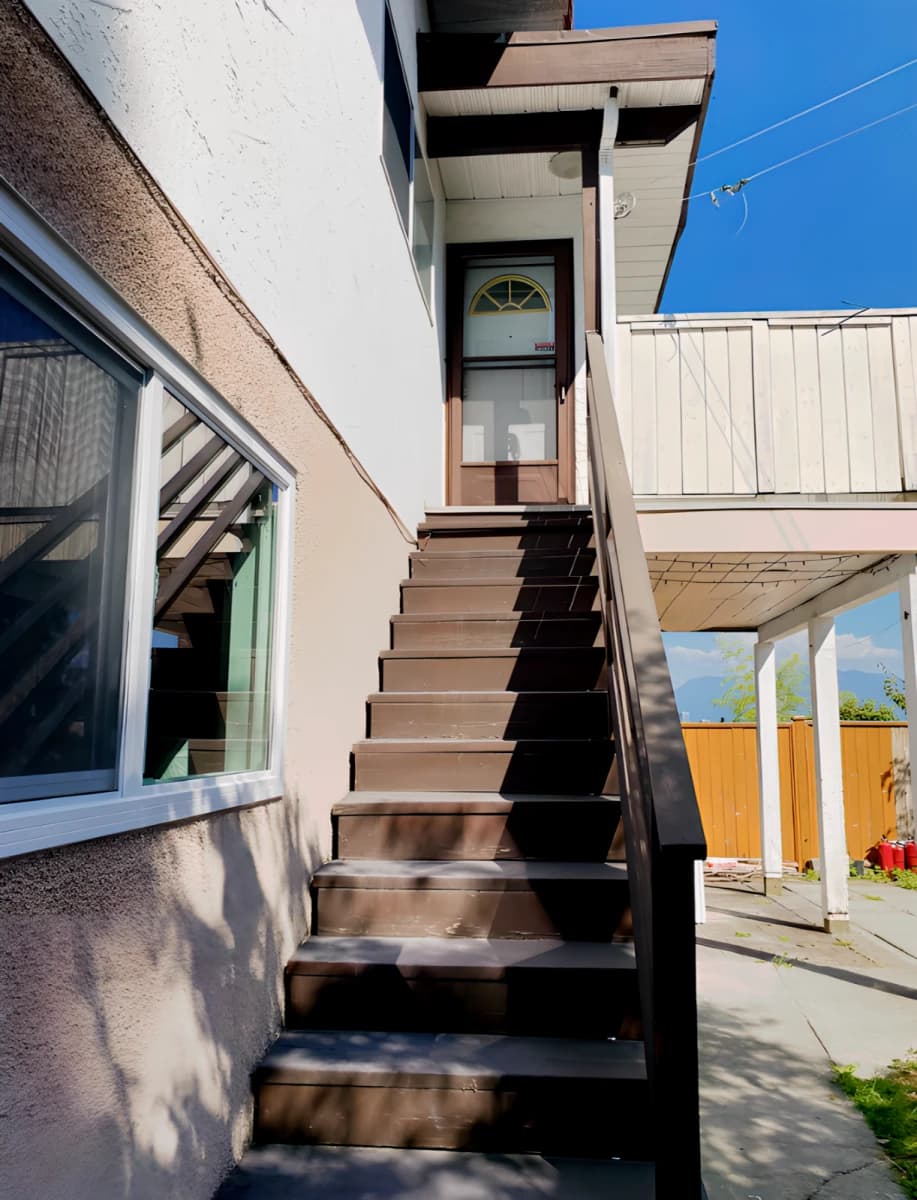 Metrotown House image 2