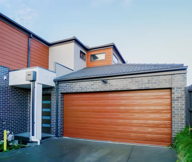 3/7 Victor Crescent