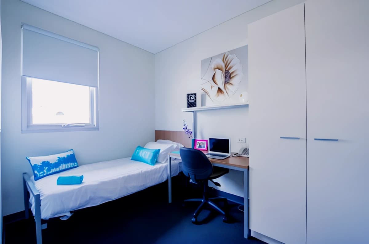 UniLodge Metro Adelaide image