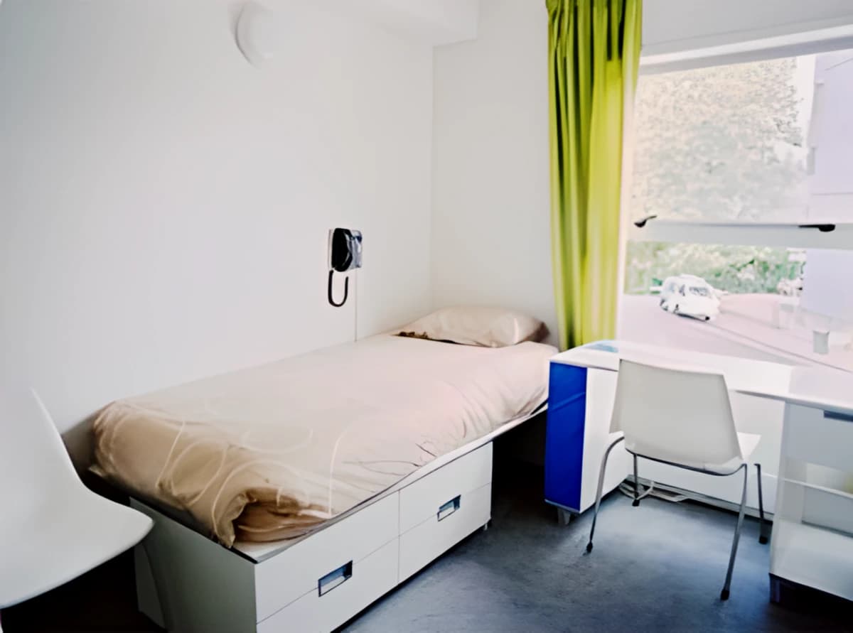 Columbia Apartment image 2