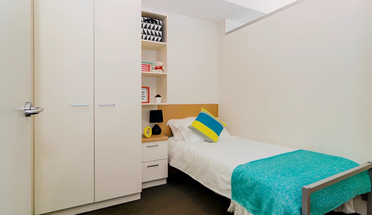 UniLodge Metro Adelaide image