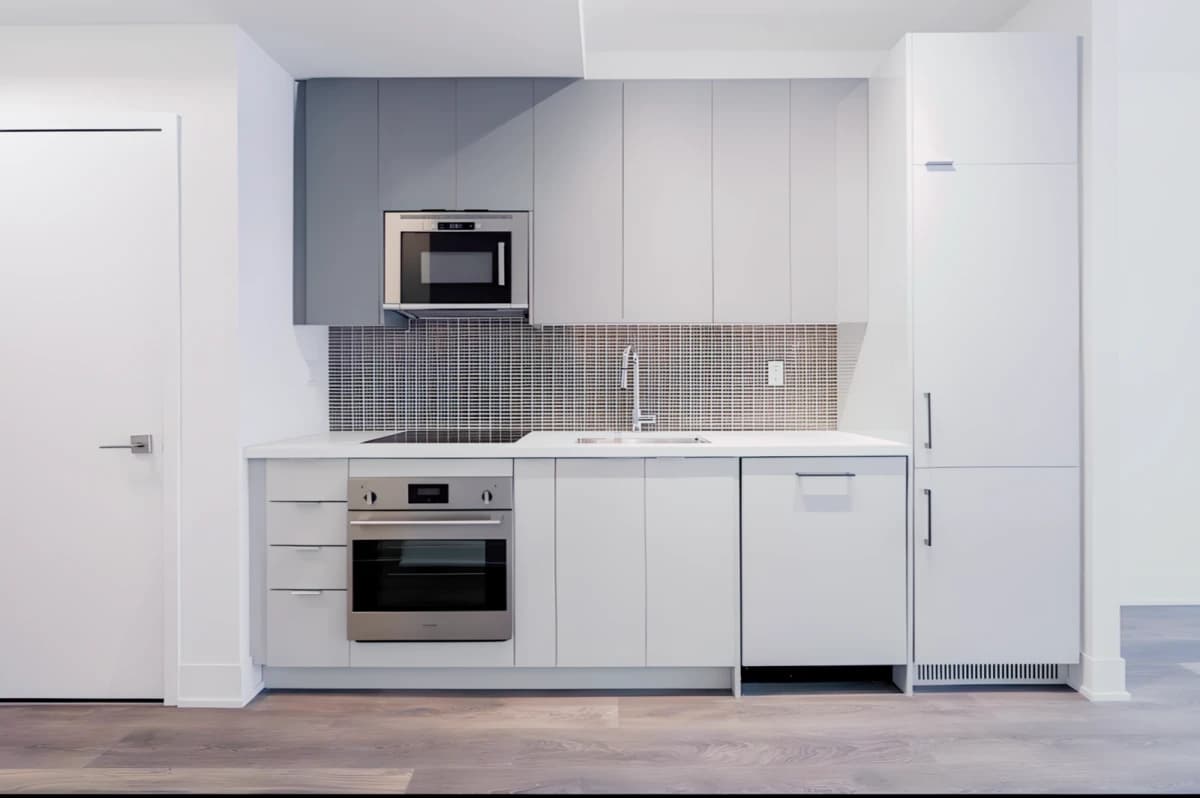 1 Bedroom+den