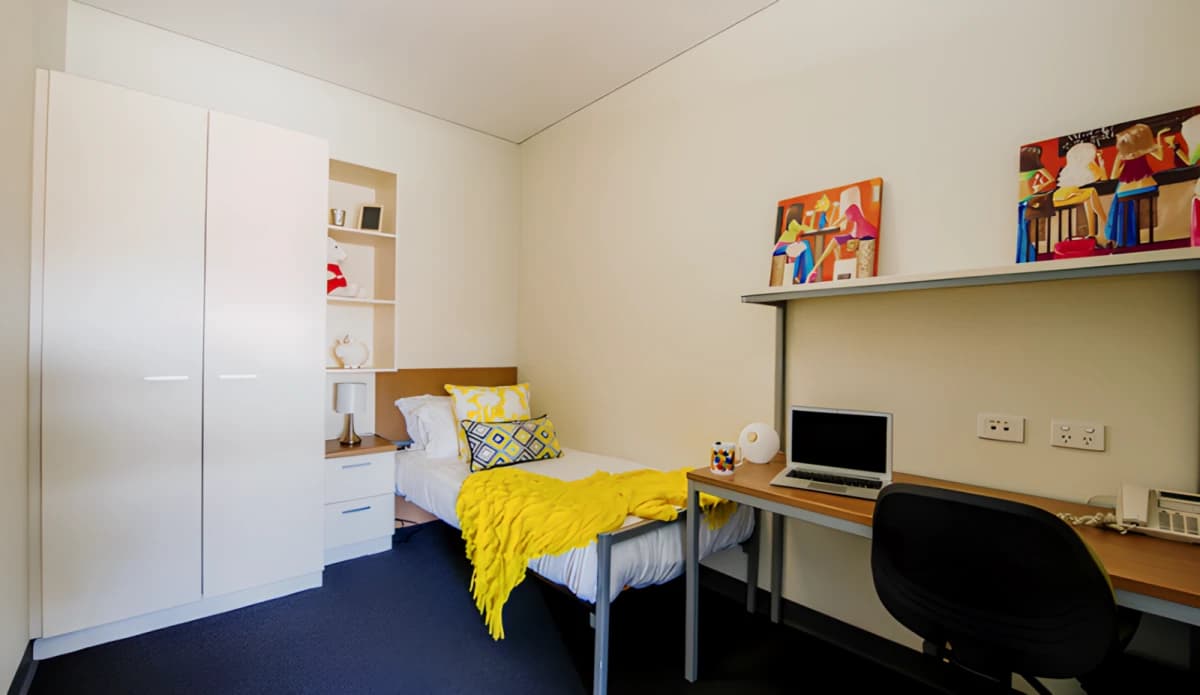 UniLodge Metro Adelaide image 3