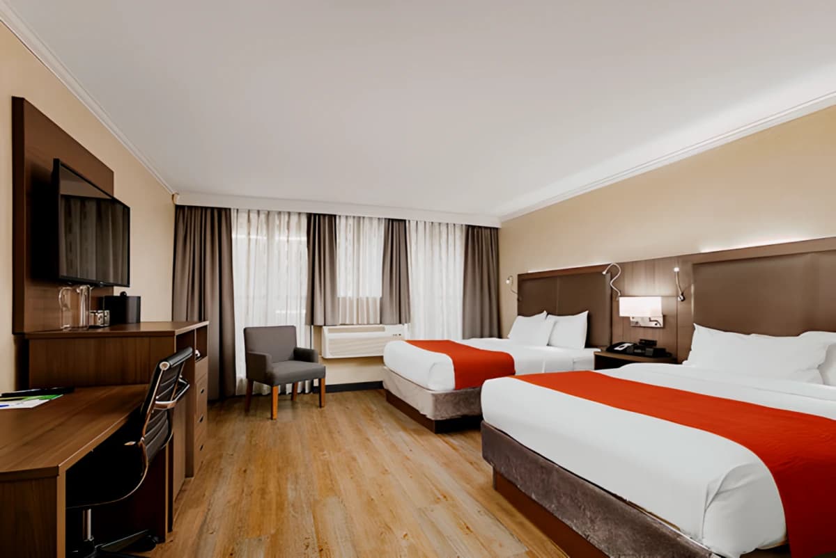 kitchenette suites-2 Double beds or 1  king bed