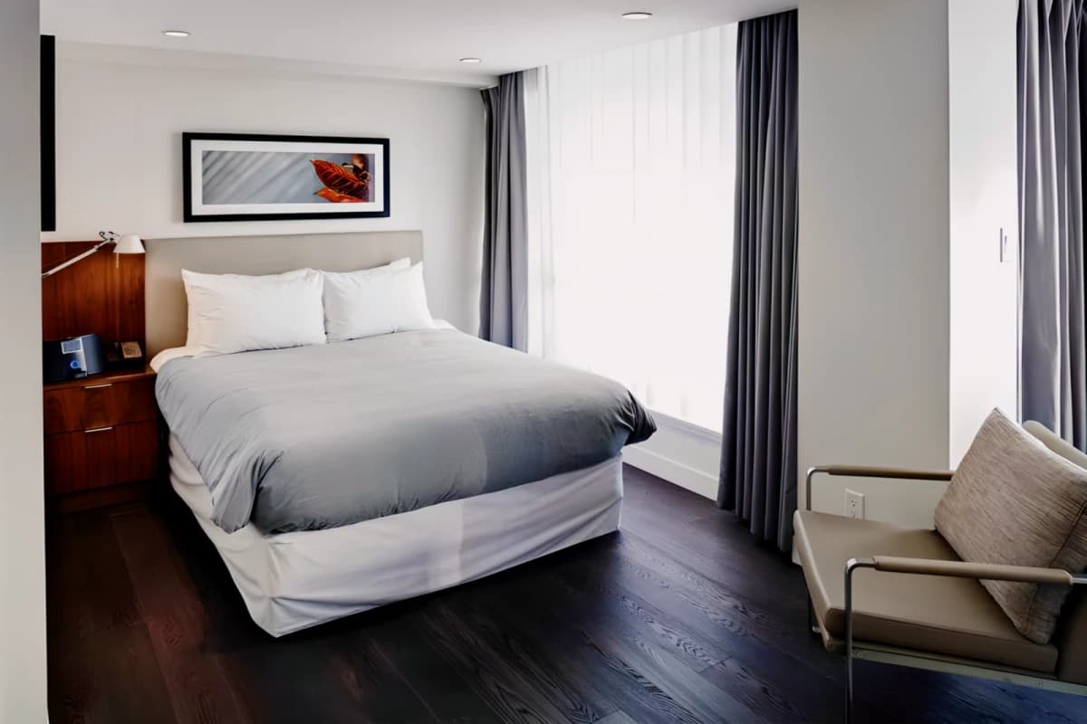 Level suite