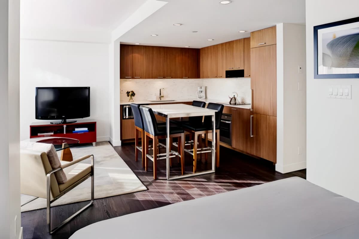 Level suite