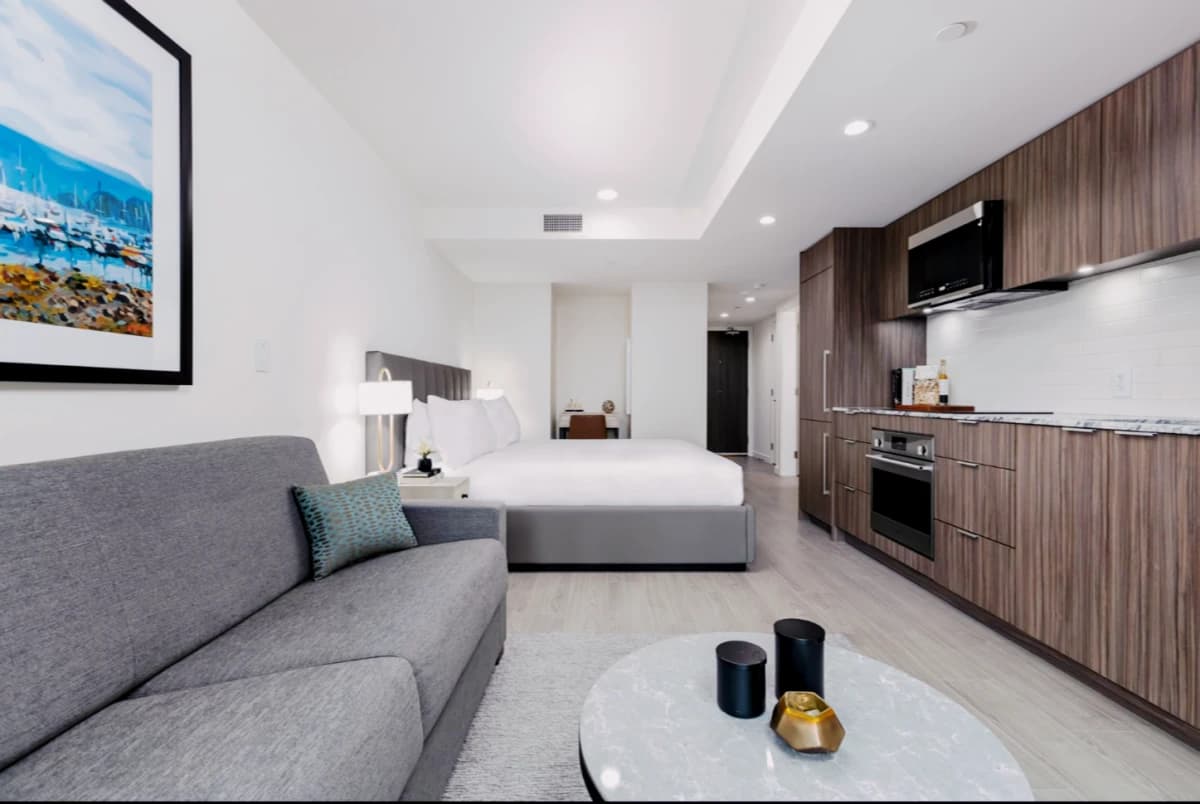 Level Hotels & Furnished Suites – Howe