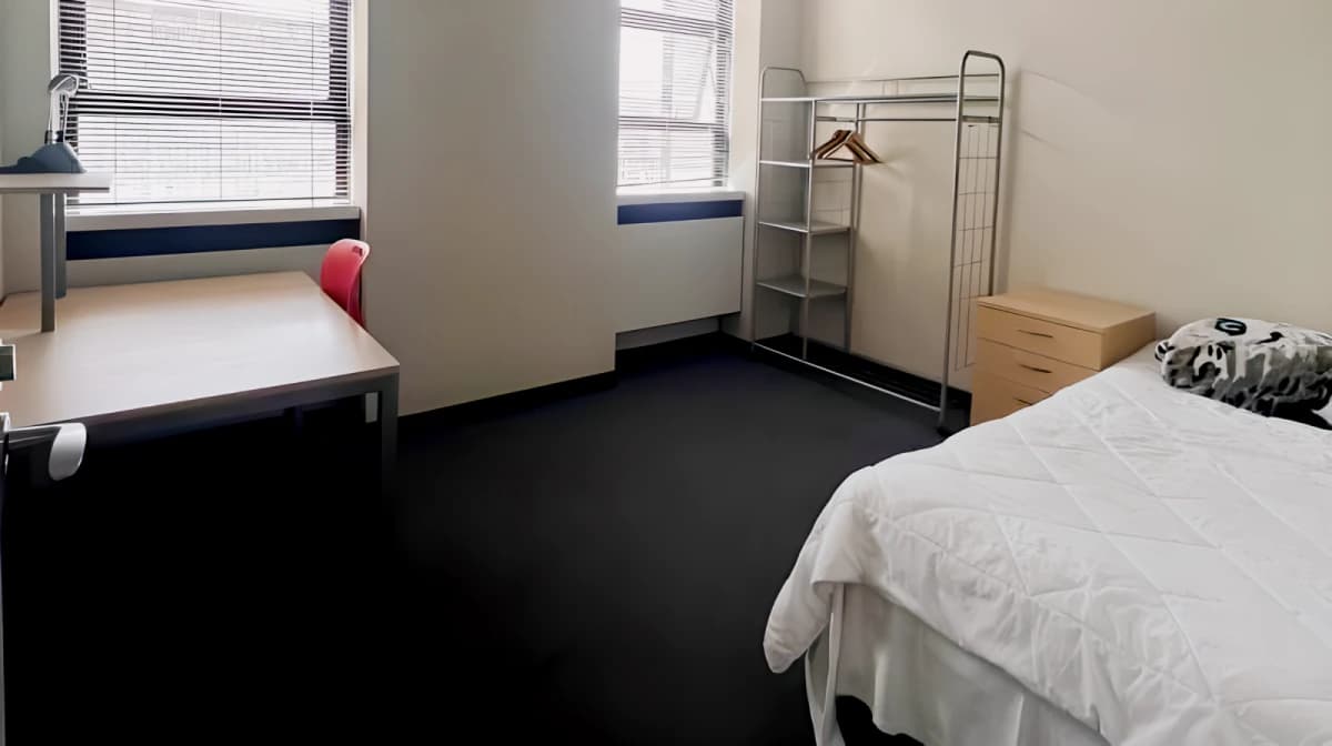Single room (in 2 or 3 Bedroom Apartment)